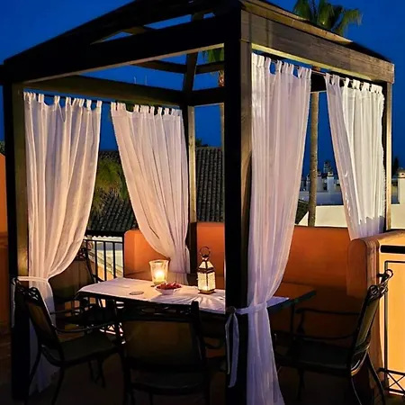 Salinas - Townhouse 100 M From The Apartment *